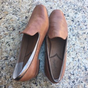 Brown gold rimmed flats